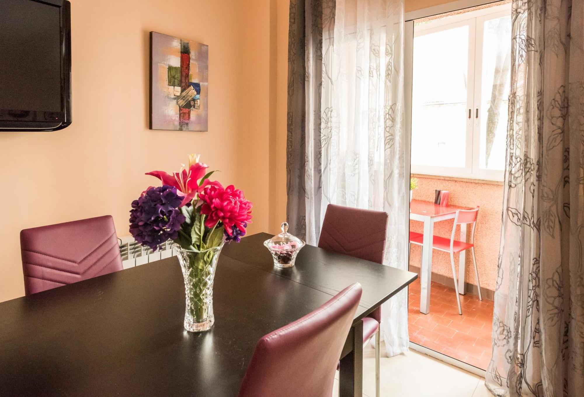 Apartamentos Madrid Xxxiii - Alojamiento De Temporada Ruang foto
