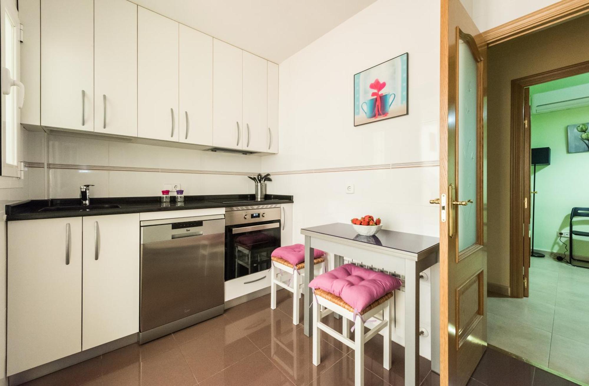 Apartamentos Madrid Xxxiii - Alojamiento De Temporada Ruang foto
