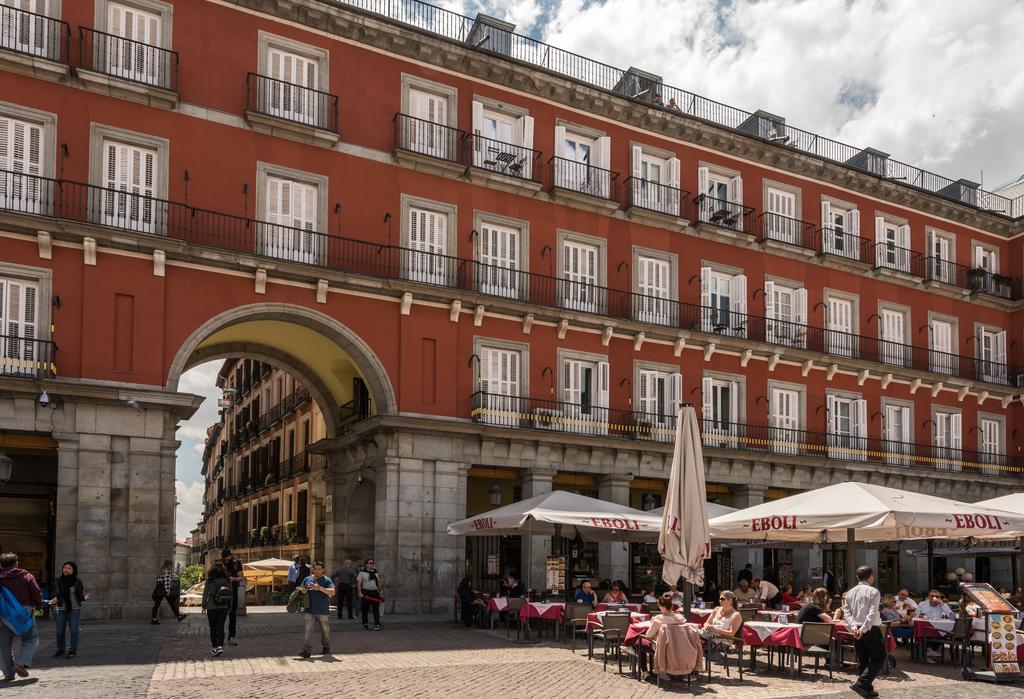 Apartamentos Madrid Xxxiii - Alojamiento De Temporada Bagian luar foto
